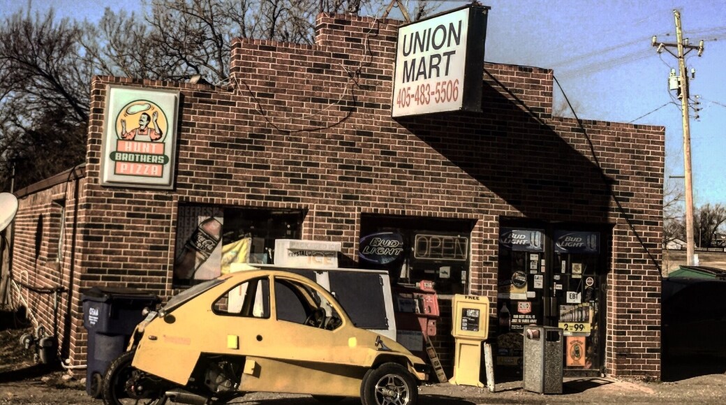 This 3 wheel car passed me on the way down here, quite an oddity.