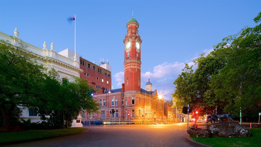 Launceston mostrando arquitectura patrimonial y escenas de noche