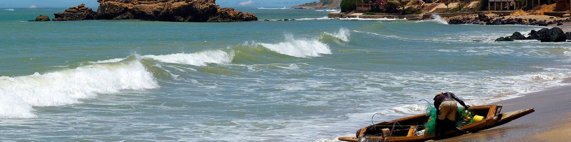 Pirogue de pêche sur une plage