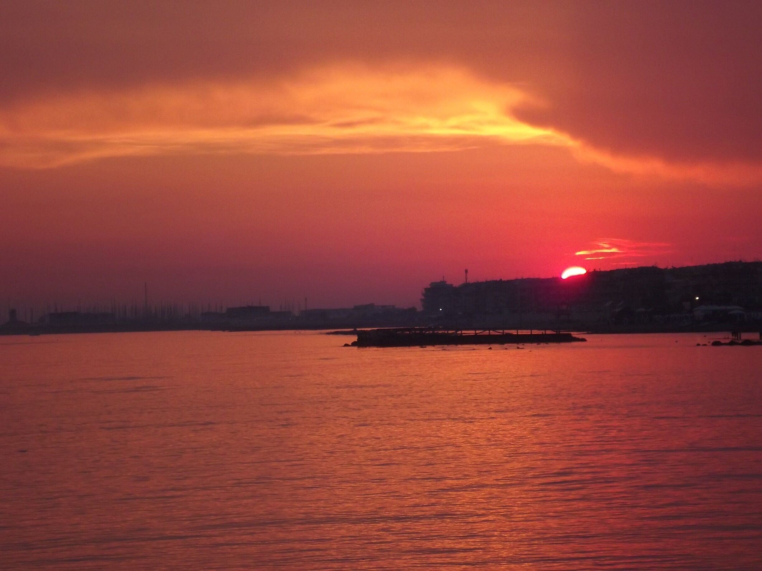 The day before getting on a plane and flying 8 hours back to the United States— One of my absolute favorite sunsets happened on the bridge of Ostia on a Sunday evening as a man played the guitar and sung beautiful Italian verses with his faithful furry companion by his side. Still one of my most memorable experiences while in Italy. 