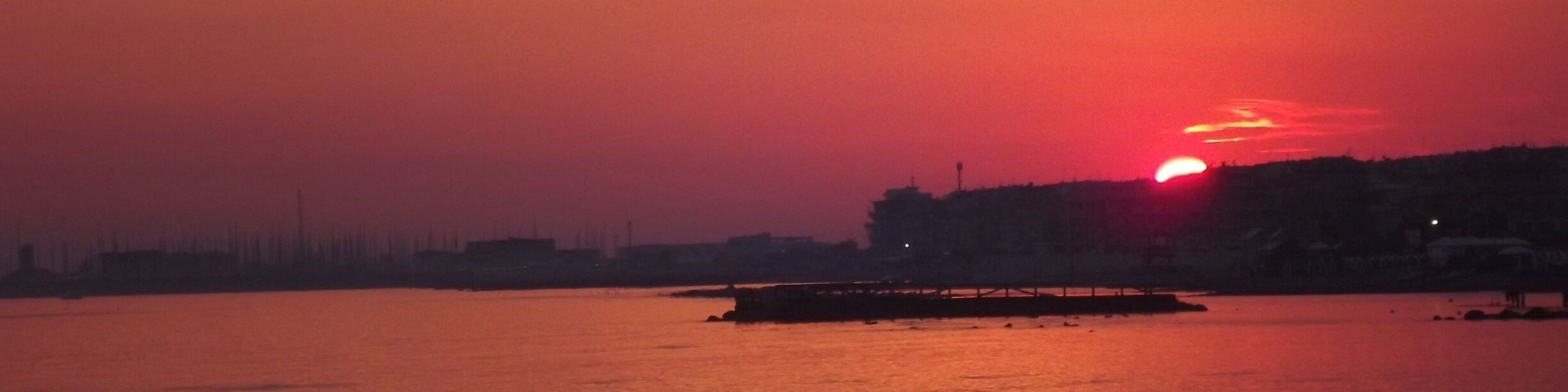 The day before getting on a plane and flying 8 hours back to the United States— One of my absolute favorite sunsets happened on the bridge of Ostia on a Sunday evening as a man played the guitar and sung beautiful Italian verses with his faithful furry companion by his side. Still one of my most memorable experiences while in Italy.