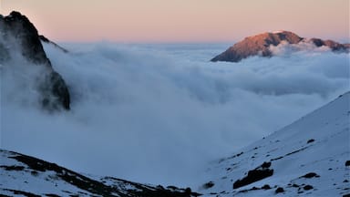 #LifeAtExpediaGroup the cloud continues to roll up the valley. Within a minute or so we were completely in the cloud and a fresh fall of snow greeted us in the morning.