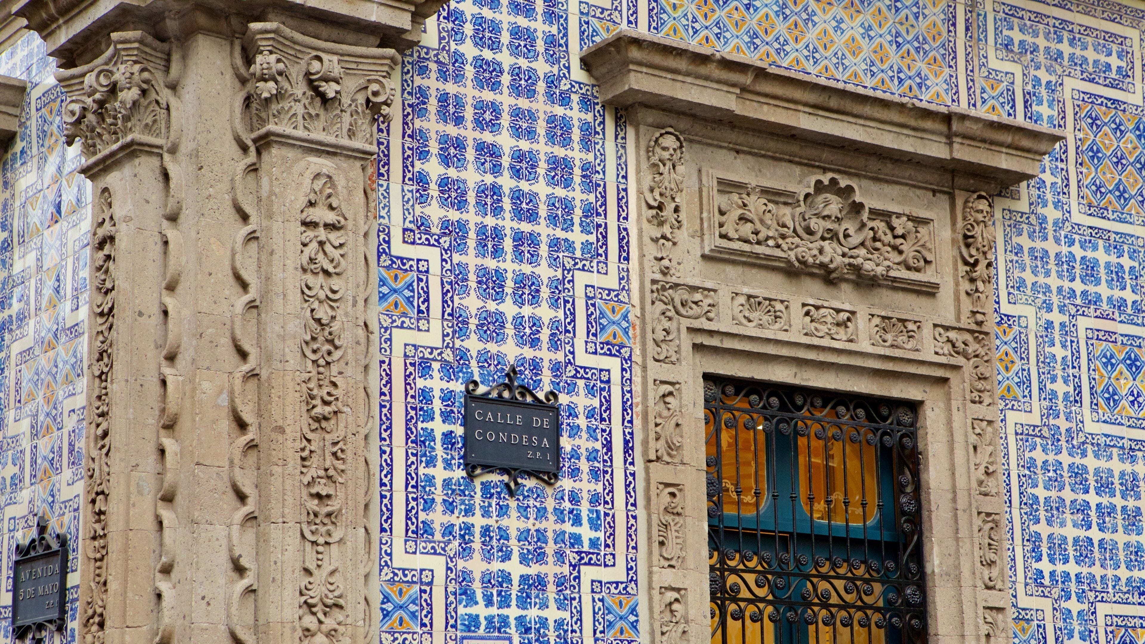 Mexico City showing heritage architecture and heritage elements