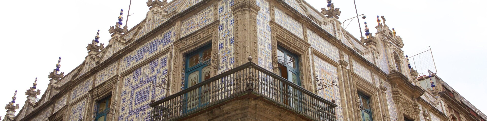 Mexico City showing heritage architecture