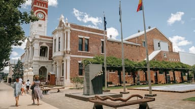 St Maarten and St Martin which includes street scenes