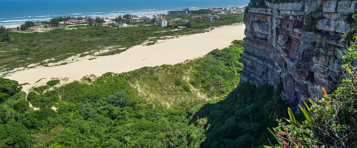 Morro dos Conventos - Araranguá - SC. Cliffs ad dunes by the sea in Araranguá - Brazil