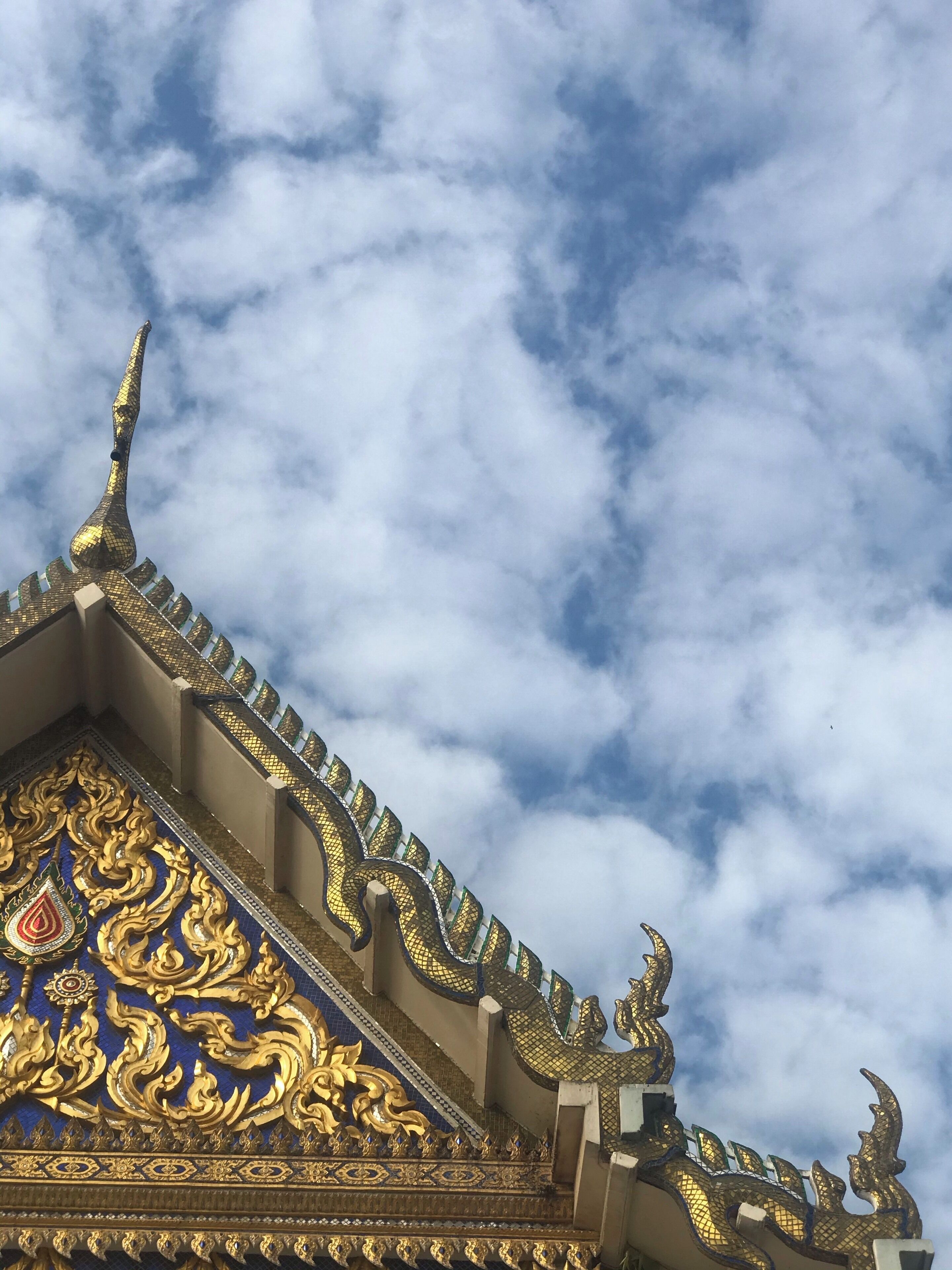 Wat Sothonwararam is a temple in Chachoengsao Province, Thailand. Located in the Municipality of Mueang Chachoengsao alongside the Bang Pakong River, it was initially named ‘Wat Hong,’ and was built in the late Ayutthaya period.

The temple has the ‘Luangpho Phuttha Sothon,’ the revered Buddha image of Chachoengsao province, which is 1.48 metres high, with a lap width of 1.65 metres. 

#WatSothonWararamWorawihan #Chachoengsao #Thailand