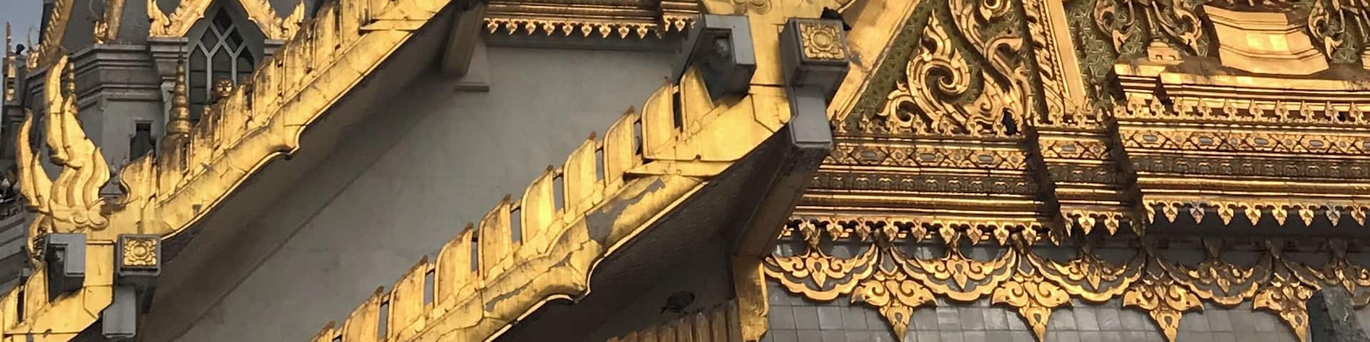 Wat Sothonwararam is a temple in Chachoengsao Province, Thailand. Located in the Municipality of Mueang Chachoengsao alongside the Bang Pakong River, it was initially named ‘Wat Hong,’ and was built in the late Ayutthaya period.
The temple has the ‘Luangpho Phuttha Sothon,’ the revered Buddha image of Chachoengsao province, which is 1.48 metres high, with a lap width of 1.65 metres.
#WatSothonWararamWorawihan #Chachoengsao #Thailand