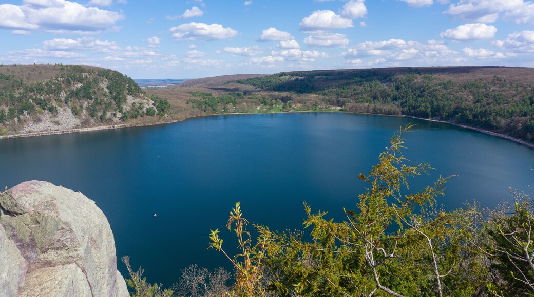 Devil's lake wisconsin sunny day from lookout