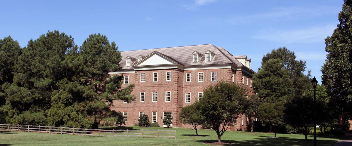 Colonial style building on a American university.