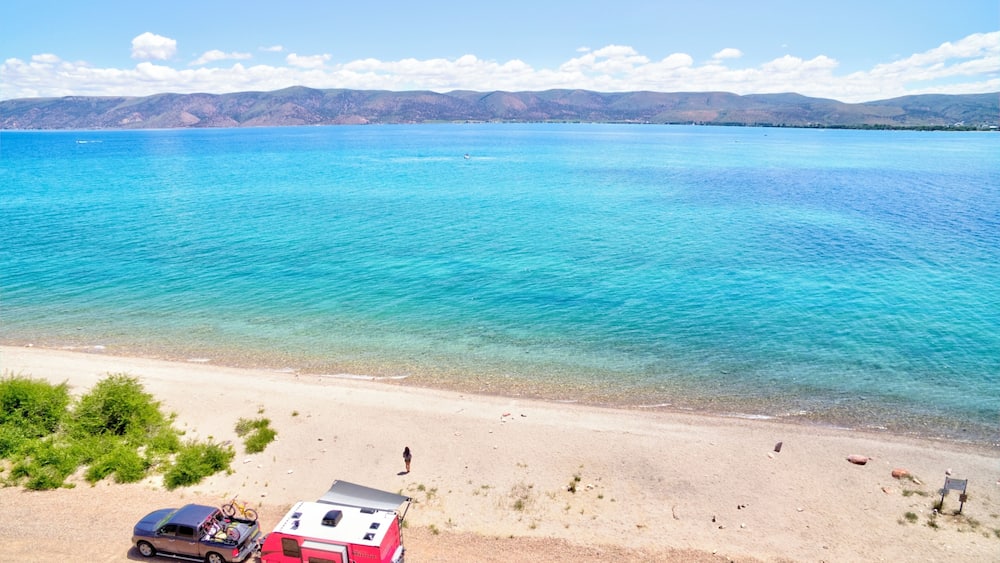 We were driving from Grand Tetons National Park to Salt Lake City UT and stumbled upon this gorgeous Lake! Spent the day hanging out next to the beautiful water!