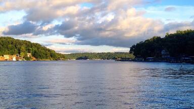 One of my favorite family spots growing up in Lake of the Ozarks. #missouri #lakeoftheozarks #lovemytown