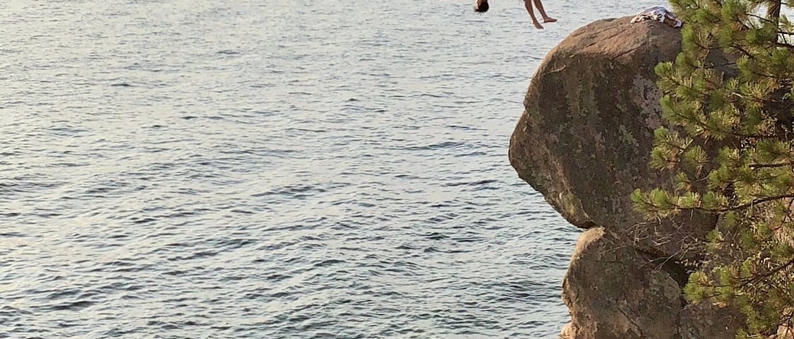 Hug Point Cliff jumping!