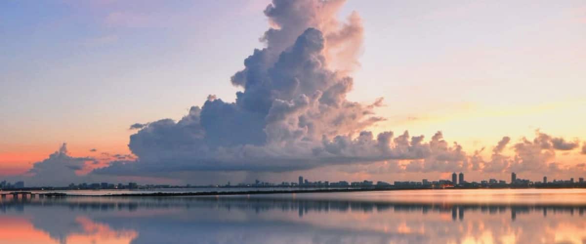 The clouds in Florida add unique texture to the sunsets & sunrises there. Love the stacked clouds here on my last day in Miami 😍. A must see! #EndlessSummer