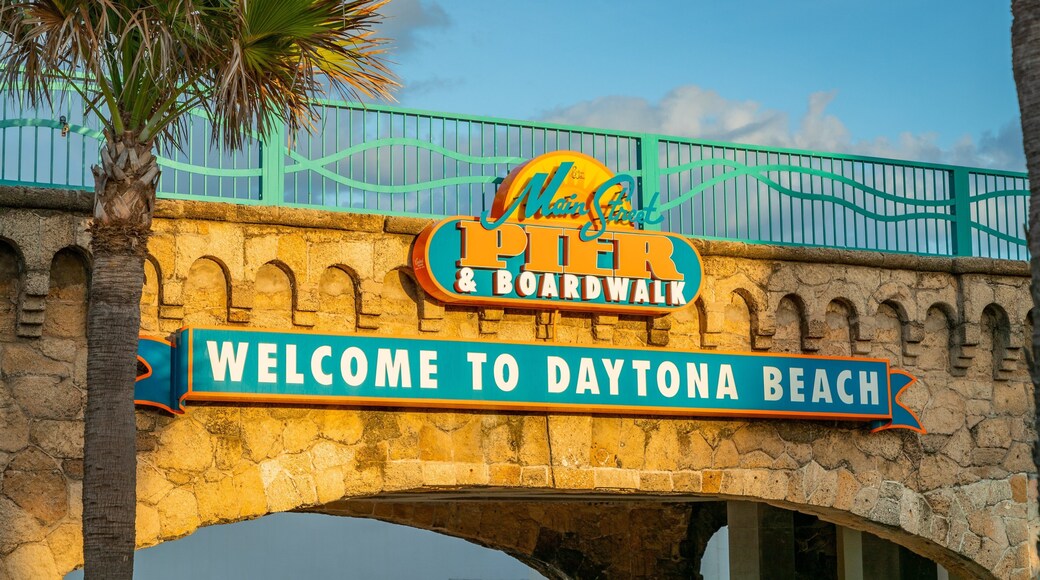 Daytona Beach Boardwalk showing signage