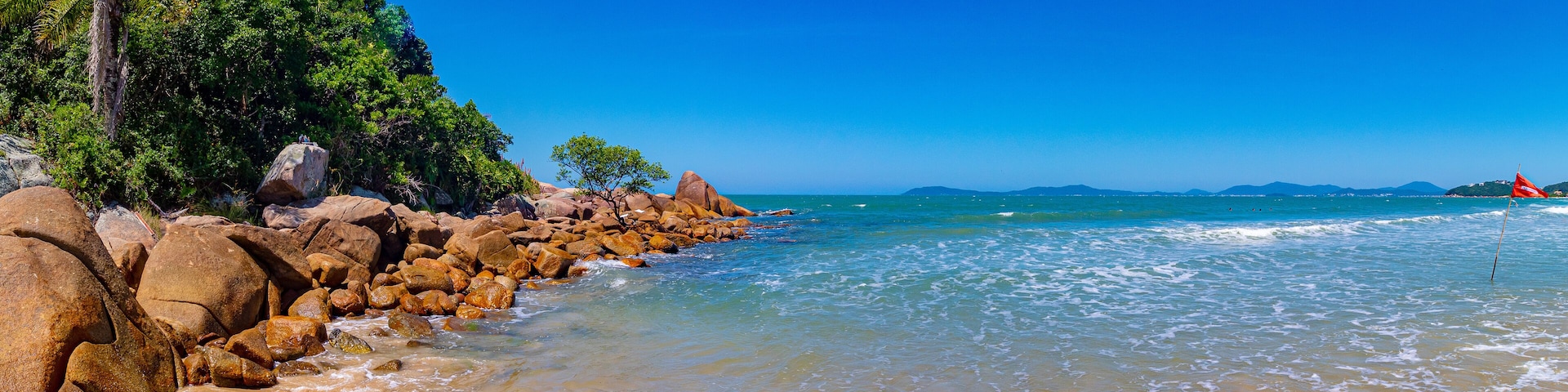 panorâmica da praia Grande cidade de Governador Celso Ramos Santa Catarina Brasil praia Caravelas