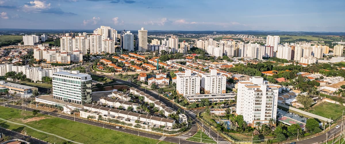 Chácara Primavera and Santo Antônio Mansions. Neighborhoods with several buildings, apartments, condominiums and modern structure located in the interior of the city of Campinas, São Paulo.