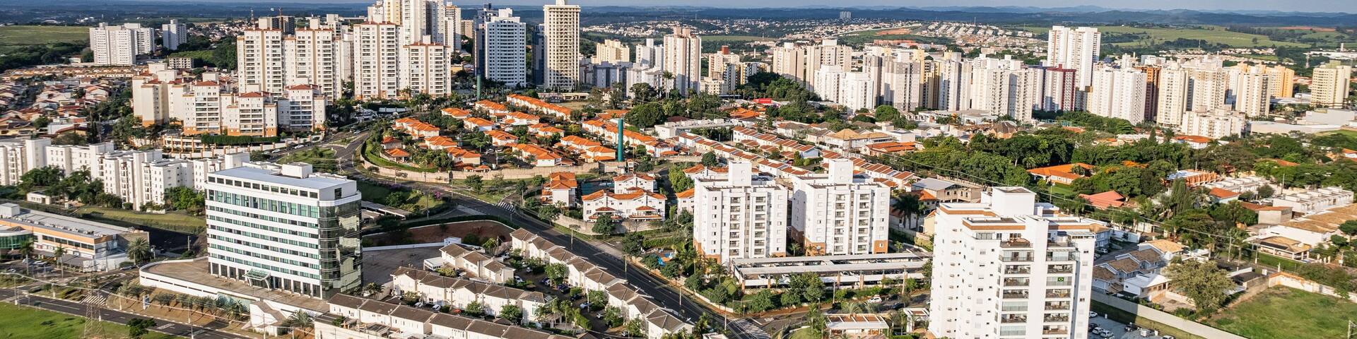 Chácara Primavera and Santo Antônio Mansions. Neighborhoods with several buildings, apartments, condominiums and modern structure located in the interior of the city of Campinas, São Paulo.