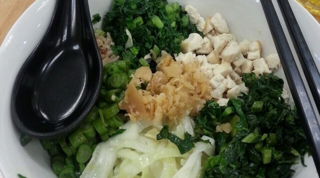 Nice Hakka Loi Cha (Mix Vegetable Rice with Green Tea Soup) in Bandar Puteri, Puchong, Selangor. Big bowl. This restaurant also selling other type of famous Hakka food. #GoodEats