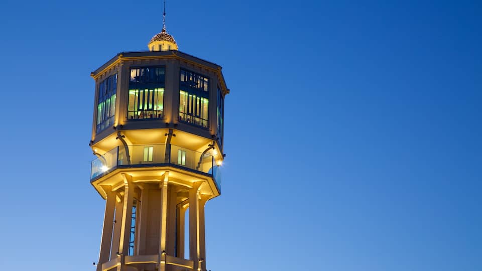Siófok welches beinhaltet Monument, historische Architektur und bei Nacht