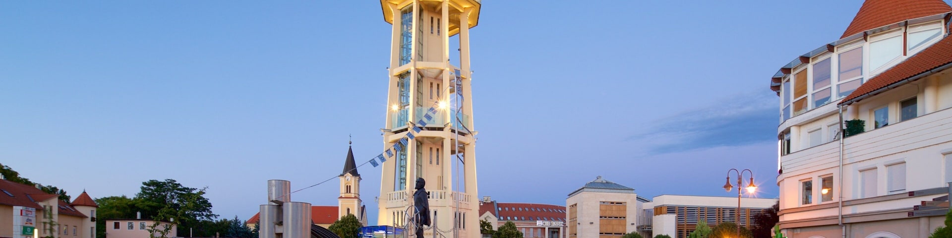 Siófok que incluye un monumento, una plaza y una ciudad