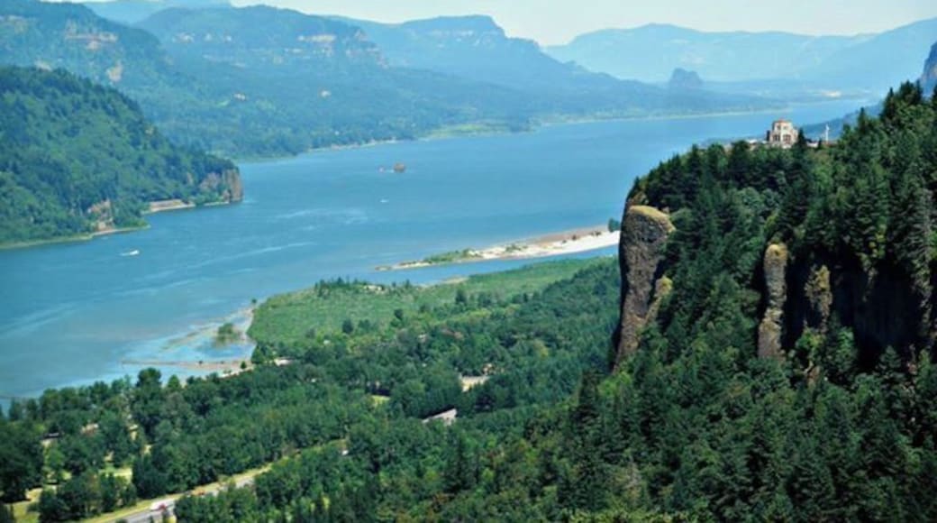 Taking the scenic route to Multnomah Falls!