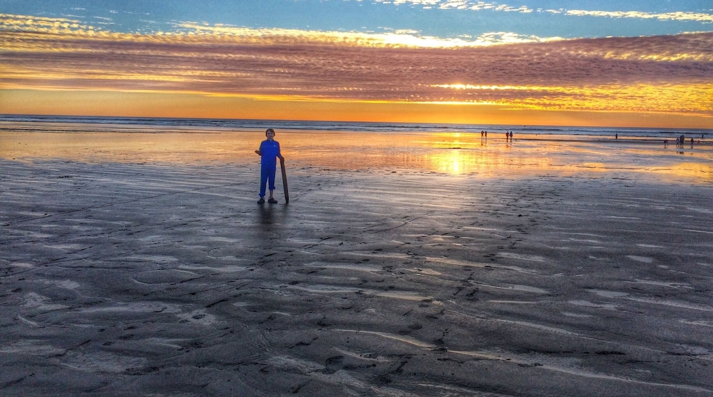 The #beach at Seabrook at low tide and with an amazing sunset! A wonderful place to rent a beautiful beach cottage and play.
#goldenhour
http://www.seabrookcottagerentals.com
Feb. 2015