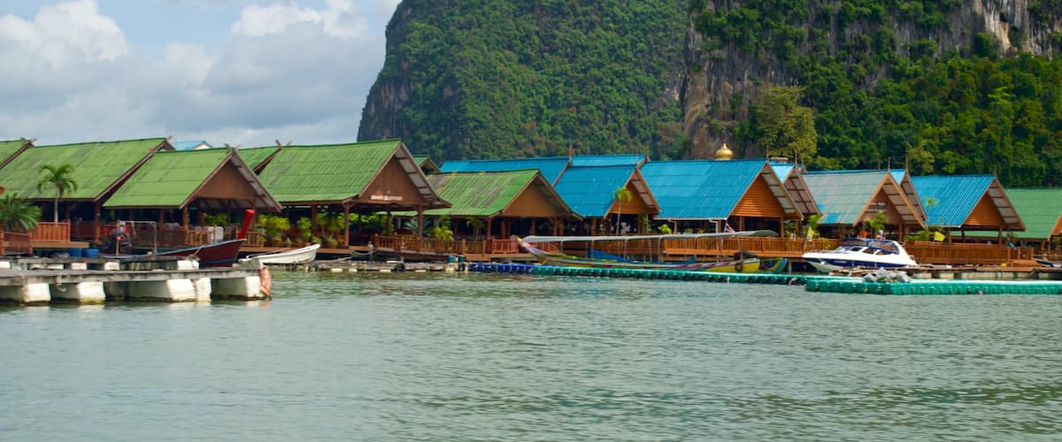 Phang Nga das einen Bootfahren, Küstenort und allgemeine Küstenansicht