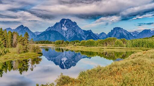 view of jackson lake n grand teton national park wyoming