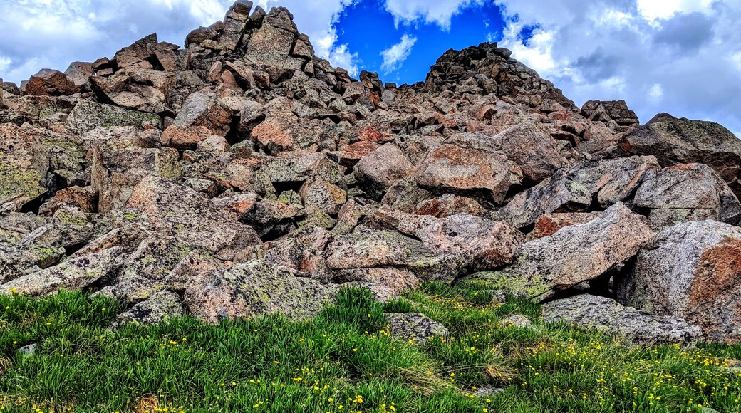 ||Pegmatite Points||
âą
Mount Evans Wilderness. Pike National Forest
âą
â8 miles round trip. Tanglewood Trail
âą
#Adventure #Colorado #PegmatitePoints #TanglewoodTrail #PikeNationalForest #MountEvansWilderness #Hiking #Exploring #RockyMountains #ColoradoNative #Landscape #ColoradoLandscape #Nature #Photography