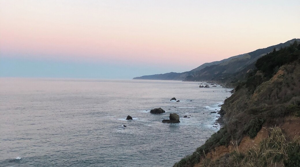 Sunrise on one of the most beautiful coastlines
#sunrise #theadventuresofmaia