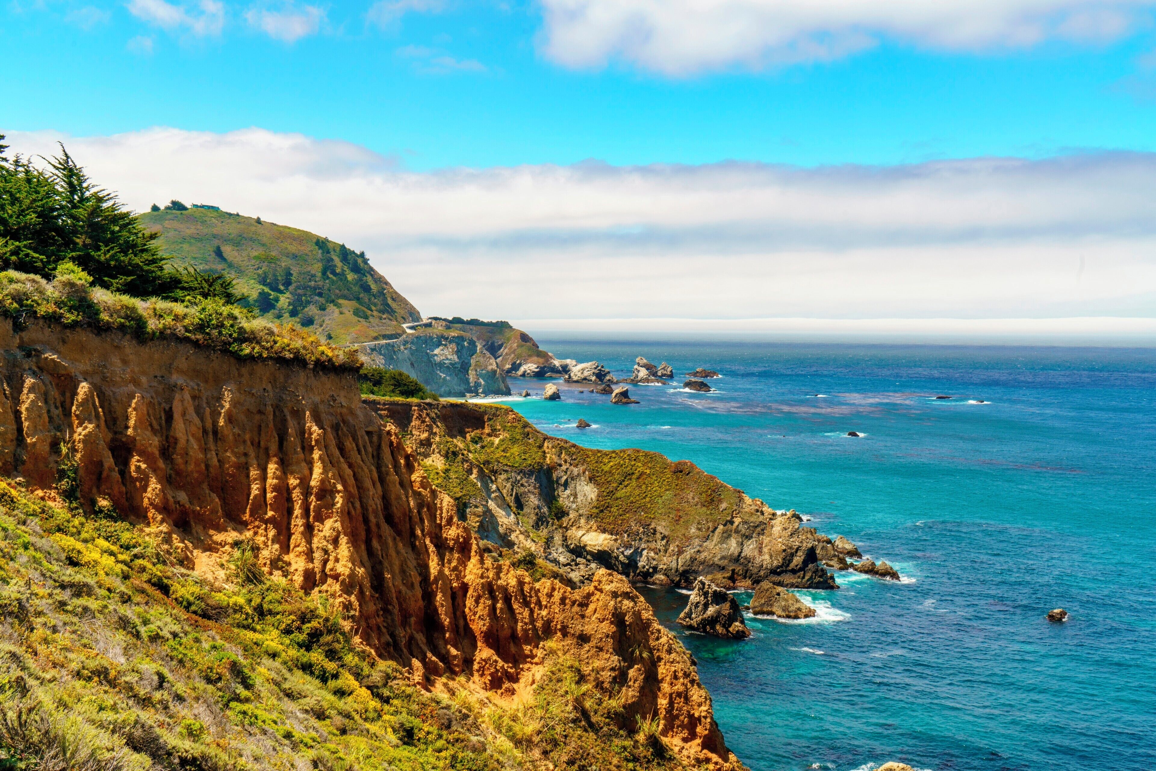 A particularly scenic viewpoint on California Highway 1 just south of Bixby Bridge. Up ahead lays mile upon mile of dramatic coastline along one of the best driving roads in the world.
#lifeatexpedia