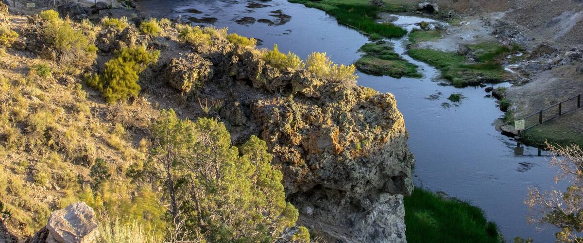 A sunset view of one of Mammoth’s most divine and surreal places. #adventure #canon #travel