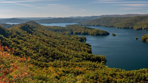 Lake Jocassee from Jumpoff Rock