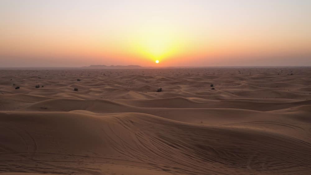 One of the best things in Dubai and other Arab Emirates is the surrounding vast and beautiful desert. I only got to see it during the desert safari, but if you've got money, organize your own private tour. It is definitely worth it.
#Golden