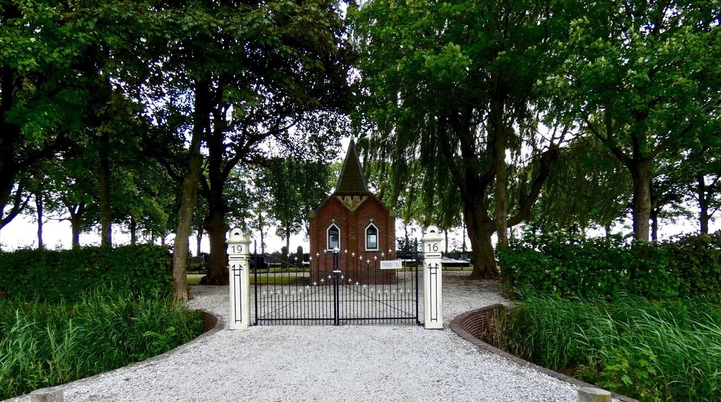 Huizinge. Begraafplaats met Baarhuisje.
#architecture