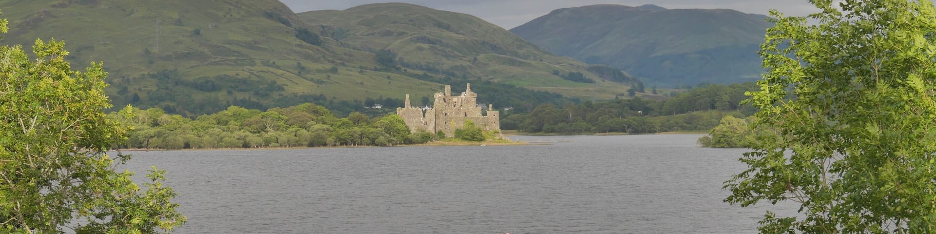 Kilchurn Castle from the Loch Awe railway station, in summer 2016.