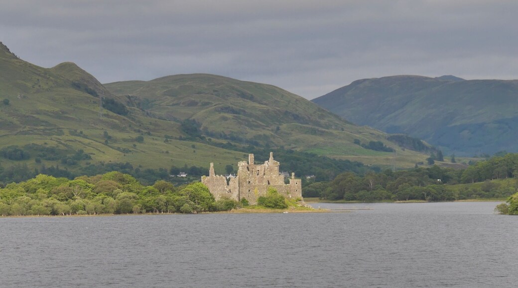 Kilchurn Castle from the Loch Awe railway station, in summer 2016.