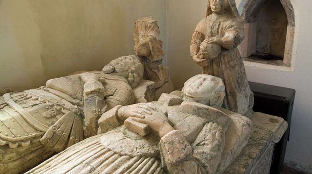 St Peter's church, Thornbury - monument to Humphrey Speccot & wife (detail 1)