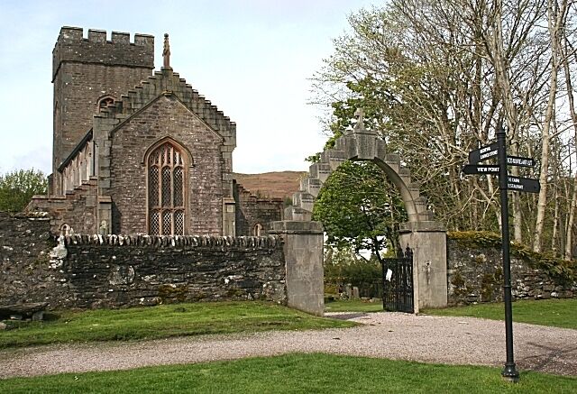 Kilmartin Parish Kirk The kirk stands on the summit of a knoll in Kilmartin Glen. The gateway arch is the local war memorial, each stone bearing the name of one of those who died in action. The kirk dates from 1834-1835, replacing an eighteenth century building.