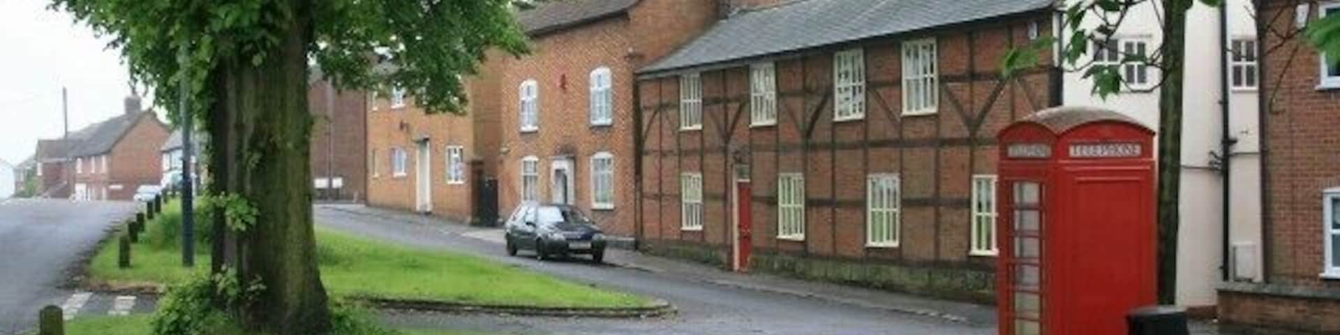 The Crescent, Brinklow These cottages face onto Brinklow Green.