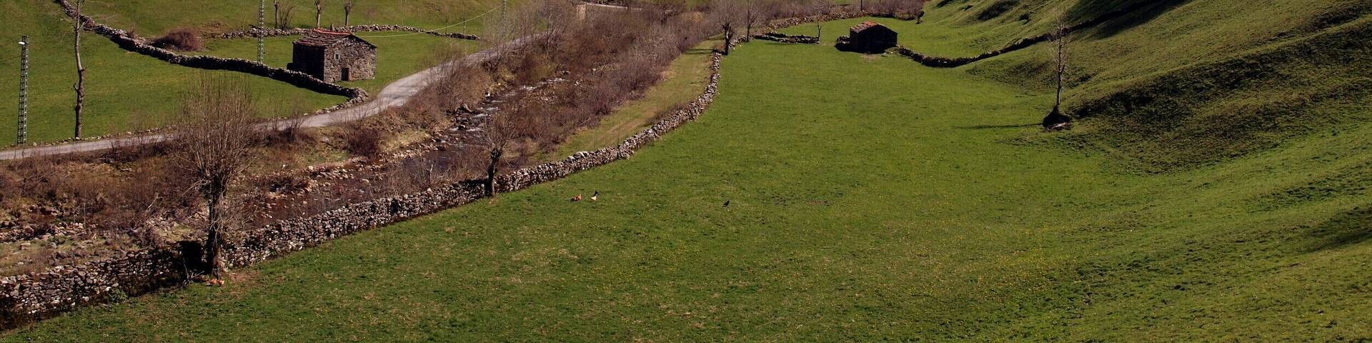 View Miera River in the hamlet of Secadía in the town of La Concha, municipality of San Roque de Rio Miera. Cantabria, Spain