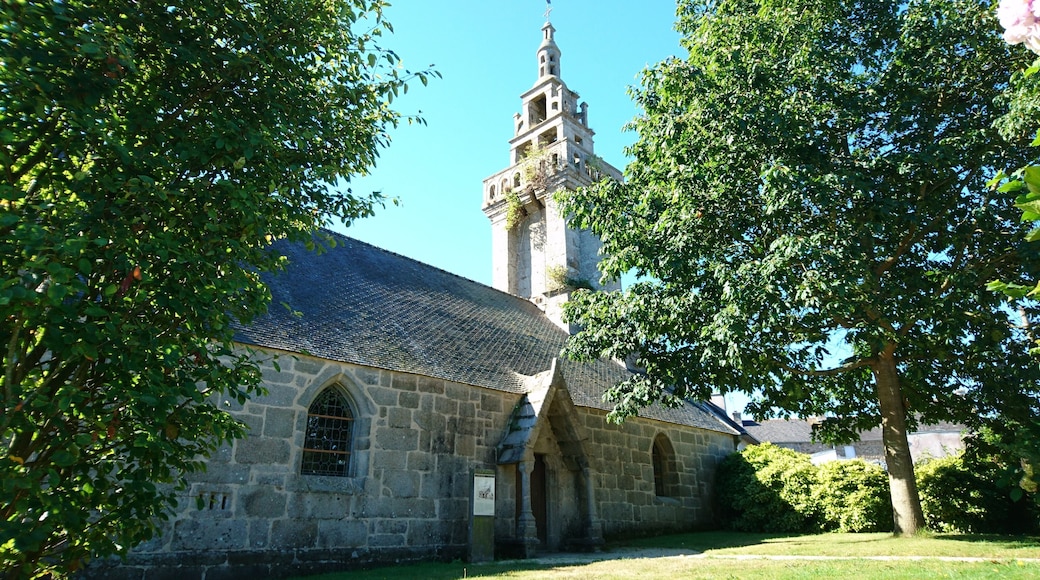 Flanc nord de la chapelle.
