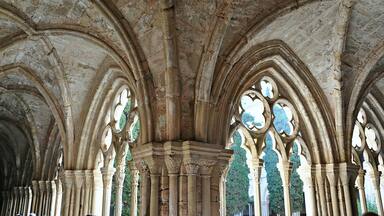 This is a photo of a monument indexed in the Spanish heritage register of Bienes de Interés Cultural under the reference ri-51-0000197.