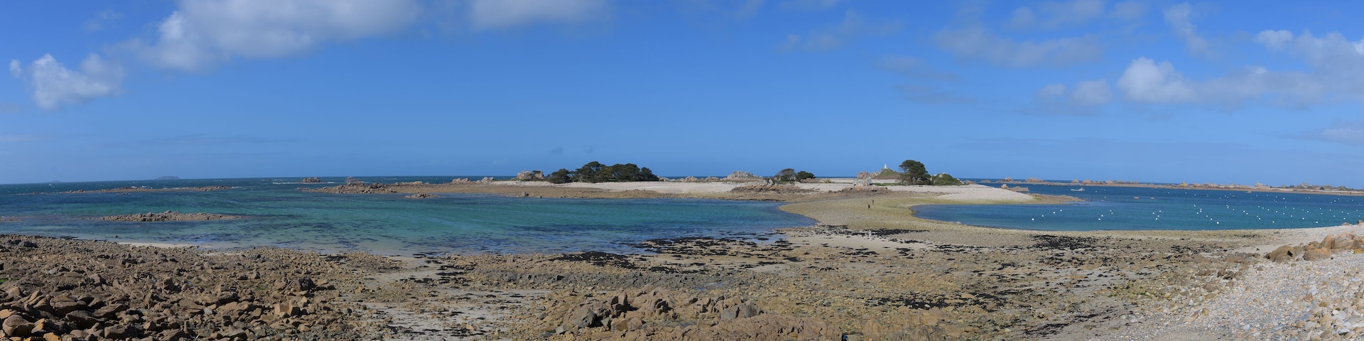 Vue panoramique de l'île aux femmes - Port-Blanc Penvénan Bretagne
