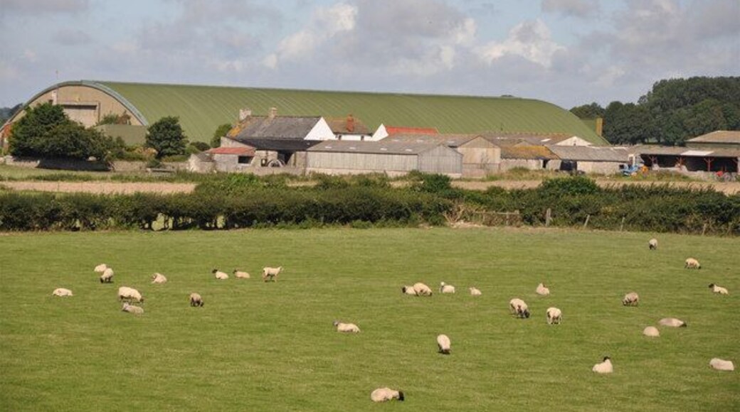 Batslays Farm and hangar