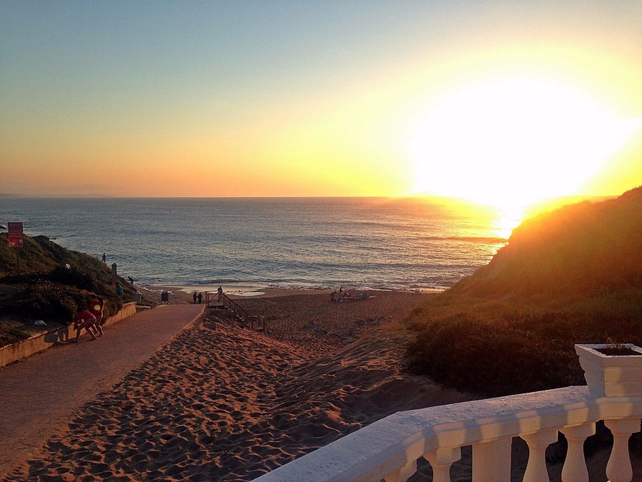 Another beautiful beach in Cantabria (north of Spain). This beach is a little bit small but it has one of the best sunsets I've ever seen moreover, there is a bbq area where you can have some fun with your friends.
#goldenhour #sun #beach #north #spain #peaceful #beautiful #sand #sea #bbq
