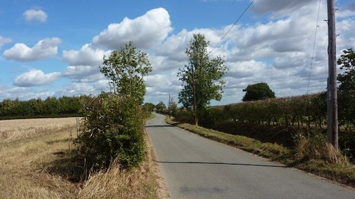 Lane towards Kersey Viewpoint close to Sampson's Hall.