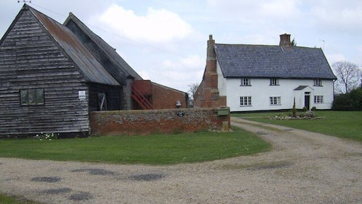 Bull's Green farm The farmhouse and some of the barns (and a drunken photographer - sorry!)
