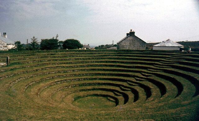 Gwennap Pit (1980)